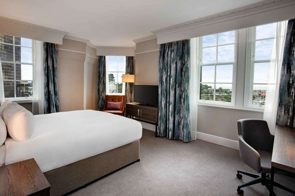 Hilton Edinburgh Carlton Hotel Стая снимка